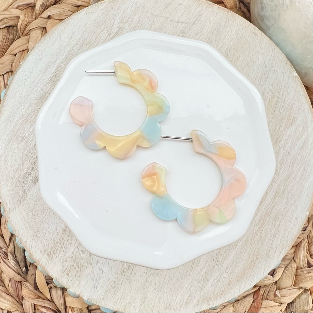 New Pastel Scalloped Hoop Earrings